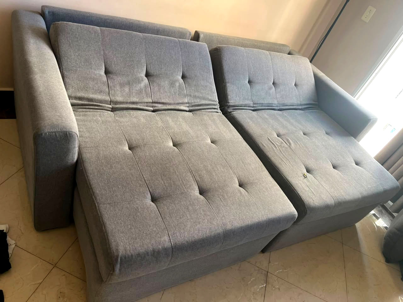 Sofá depois da higienização profissional, limpo e renovado